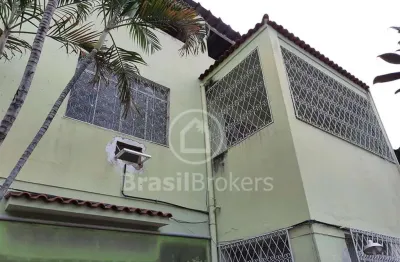 Casa triplex de vila espaçosa e com 3 quartos - rua augusto nunes – todos os santos / méier