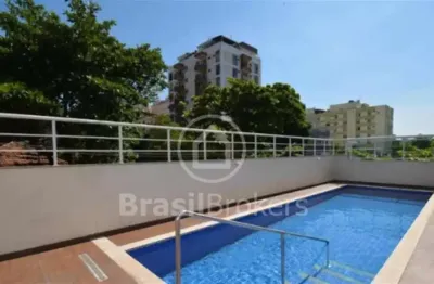 Cobertura à venda no méier, 2 quartos, 2 banheiros, vaga escriturada.