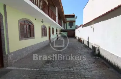 Casa com 3 quartos à venda na Rua das Azaléas, Vila Valqueire, Rio de Janeiro