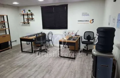 Sala comercial com 3 salas à venda na Rua Clarimundo de Melo, Encantado, Rio de Janeiro