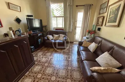 Apartamento tipo casa com 04 quartos e piscina Todos os Santos