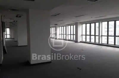 Sala comercial de 583m² com vista livre no centro da cidade!!!