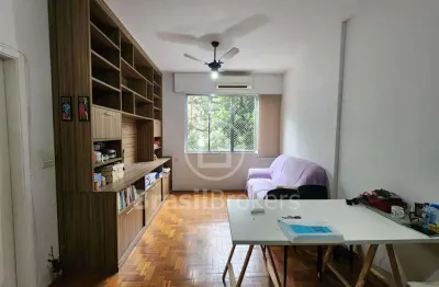 Excelente apartamento com 2 quartos, 82 m², vaga na escritura