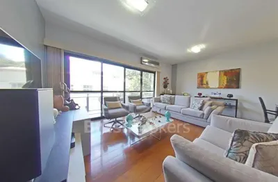 Apartamento com móveis planejados e pronto para entrar e morar!