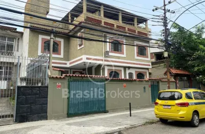 Casa triplex com 213 m2 e 4 quartos próximo ao shopping boulevard em vila isabel