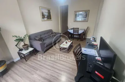 Apartamento à venda com 87m², 3 quartos e 1 vaga em área nobre da tijuca