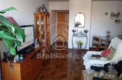 Apartamento à venda com 90m² e 3 quartos com vaga na tijuca.
