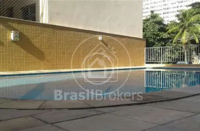 Cobertura duplex à venda com 220m² e 4 quartos na tijuca