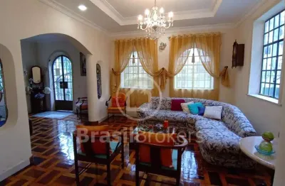 Casa à venda com 337m² e 4 quartos na rua nisia floresta, andaraí