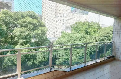 Apartamento de 3 quartos com 137 m², dependências completas, varanda e vaga de garagem a 1 minuto do metro uruguai.