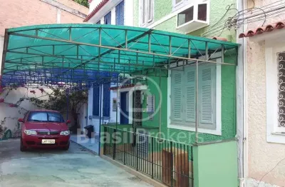 Casa de vila triplex com 120 m2 na área mais nobre da tijuca