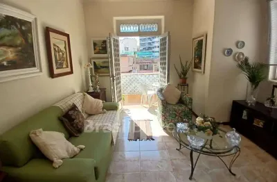 Apartamento de 3 quartos e varanda na clóvis beviláqua