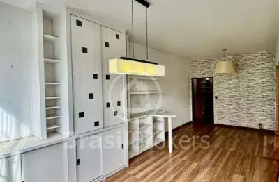 Amplo apartamento de 3 quartos com excelente estrutura e localização