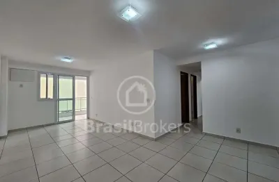 Oportunidade incrível na tijuca apartamento 3 quartos sendo 1 suite e dependência revertida para o 4 quarto.