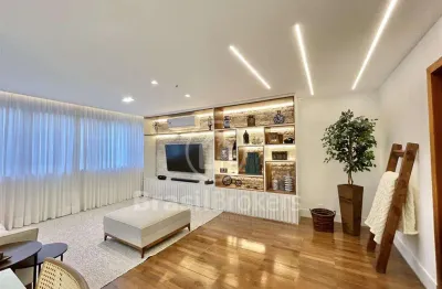 Apartamento dos sonhos na tijuca: 4 quartos, suíte, closet e reforma impecável! - feito com renomado  escritório de arquitetura do rj
