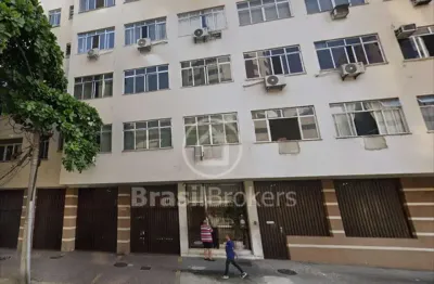 2 quartos com dependencia e vaga /em frente shopping tijuca