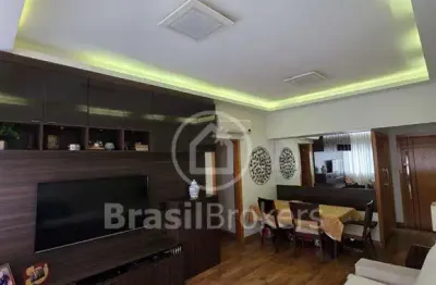 Apartamento de 3 quartos (1 suíte) com 85 m² todo reformado a 1 minuto do metrô e com vaga de garagem.