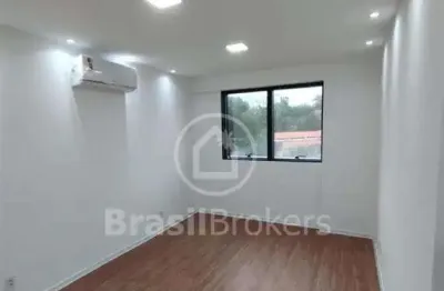 Sala comercial em excelente estado no boulevard 28 de setembro