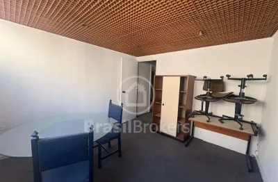 Prédio comercial/residencial localizado na rua do ouvidor.