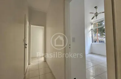 Descubra este amplo e exclusivo apartamento de 160m² ,vazio, medeiros pássaros.