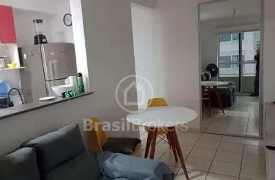 Apartamento de 2 quartos  com 45m²  sacada e vaga no rio comprido!