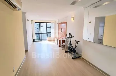 Apartamento de 2 quartos (1 suítes) com 79 m², vaga de garagem e dependência completa, em um condomínio com infra a 2 minutos do metrô.