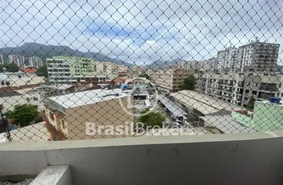 Apartamento a venda na tijuca, com 56 m², 1 vaga na escritura, varanda, 2 quartos e infraestrutura