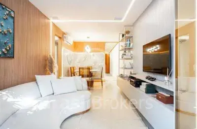 Apartamento de 3 quartos (1 suíte) com 90 m², varanda todo modernizado a 5 minutos do metro Uruguai