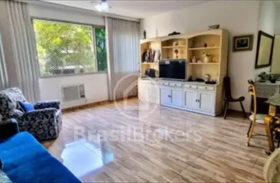 Apartamento de 3 quartos (2 suíte) com 120 m² todo reformado a 1 minuto do metrô.
