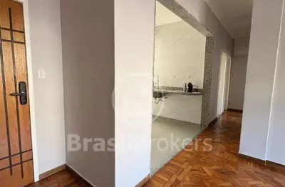 Oportunidade - tijuca - 3 quartos - totalmente reformado