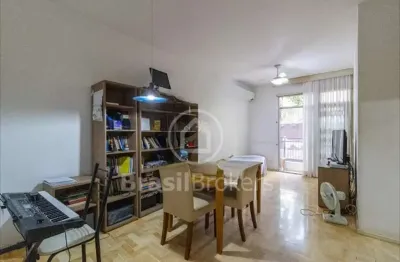 Apartamento a venda na rua maria amália, próximo ao metrô, 1 vaga na escritura, sacada, 2 quartos, suíte, portaria 24 horas e dependência completa