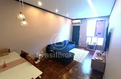 Apartamento de 3 quartos (1 suíte) com 82 m² todo reformado com 2 vagas de garagem