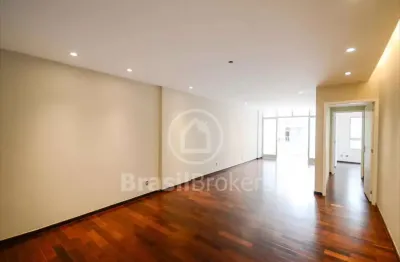 Apartamento de 3 quartos (1 suíte) com 110 m² todo reformado a 6 minutos do metrô.