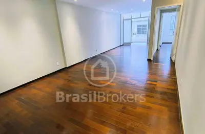 Apartamento de 3 quartos (1 suíte) com 110 m² todo reformado a 6 minutos do metrô.