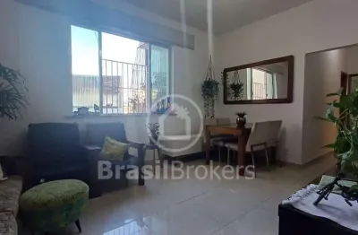 Apartamento à venda com 90m² , 2 quartos, sendo 1 suíte, reformado, entrar e morar.