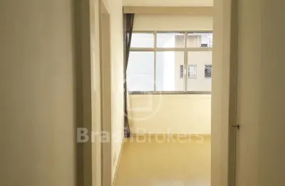 2 quartos 56 m² todo reformado pronto pra morar e perto do metrô Uruguai!