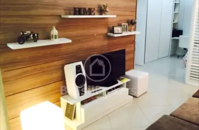 Apartamento de 1 quartos com 45 m² todo reformado com portaria 24hs a 8 minutos do shopping tijuca e a 12 do metrô.