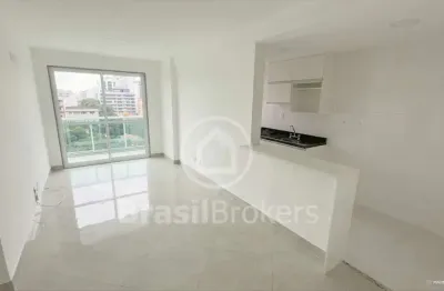 Apartamento de 2 quartos (1 suítes) com 61 m², varanda em um condomínio novo com infra total.