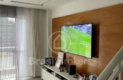 Casa quadriplex à venda com área total de 121m² e 3 quartos suítes e 3 vagas na tijuca!