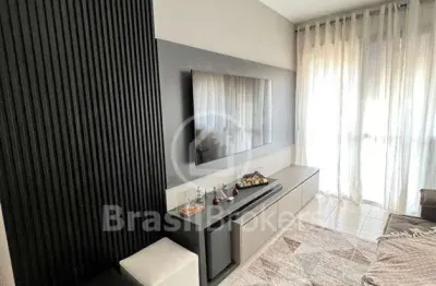 Apartamento com 2 quartos e varanda próximo à Praça Saenz Pena