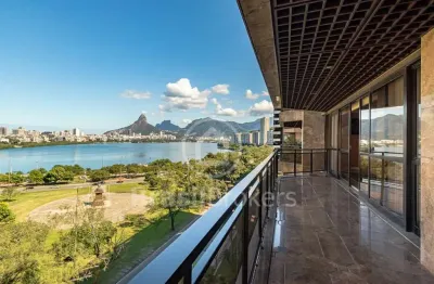Excelente apartamento de 227m² com vista para a lagoa e 3 vagas.