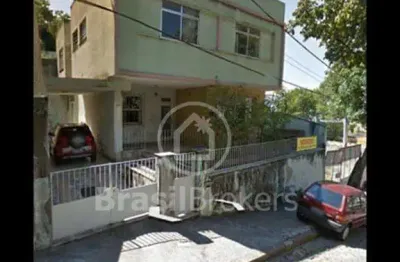 Excelente casa em santa tereza 6 quartos 4 banheiros  2 salas 3 vagas garagem