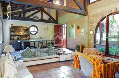 Casa à venda com 725,00m² e 4 quartos em santa teresa, rio de janeiro - rj