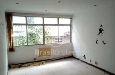 Bairro da urca sala 3 quartos com vaga imóvel silencioso