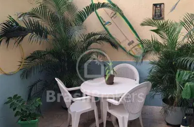 3 quartos com área externa na voluntários da pátria, botafogo.