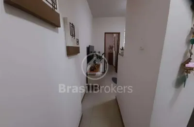 À venda quarto e sala todo reformado porteira fechada no flamengo 50m2