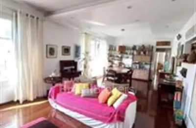 Apartamento à venda 3 quartos, 1 suíte, vaga na escritura em 131 m²