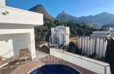 Cobertura duplex de tirar o fôlego com 182m², 3 suítes e 4 vagas