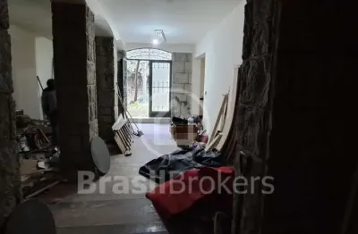 Casa à venda, com 353m² e 6 quartos no cosme velho - rio de janeiro - rj