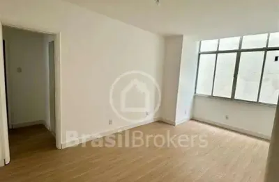 Apartamento com 2 quartos rua henrique oswald, bairro peixoto - copacabana